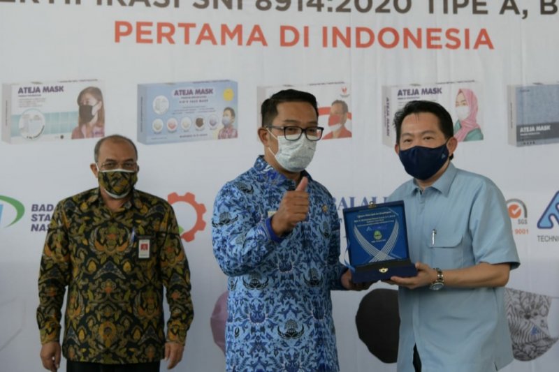 Masker buatan pabrik di Padalarang Bandung diekspor ke 8 negara