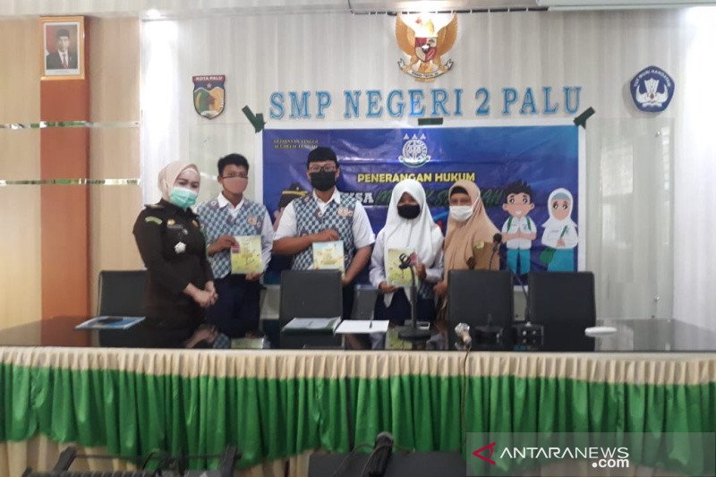 50 pelajar SMPN 2 Palu terima sosialisasi hukum dari Kejati Sulteng