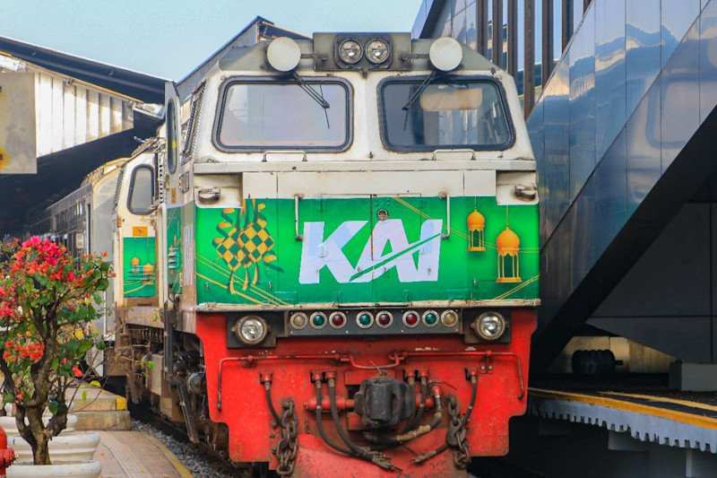 Penumpang kereta api Daop 6 stabil pada pekan pertama puasa
