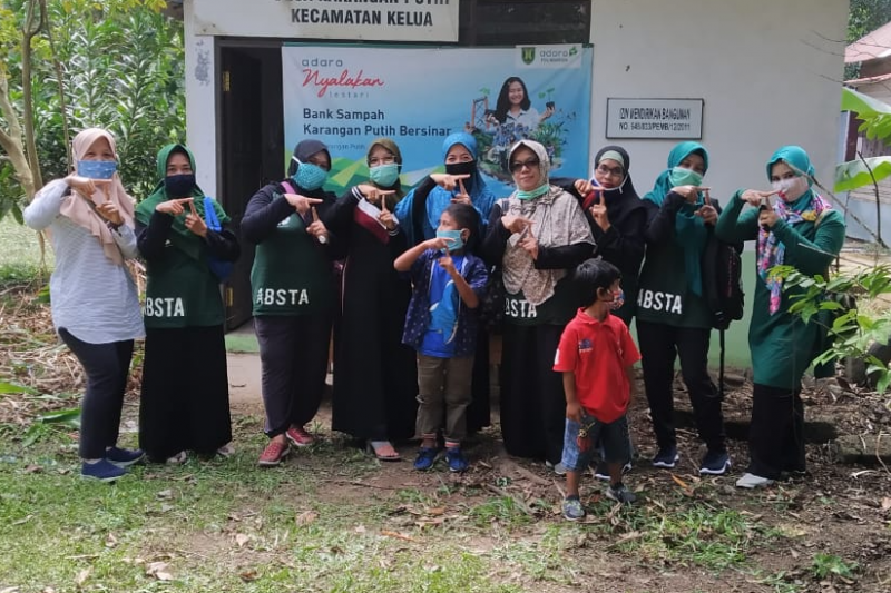 Penggiat bank sampah yang terus suarakan kelestarian lingkungan