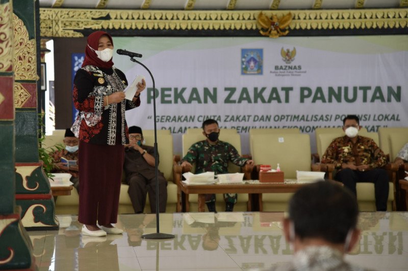 Baznas Sleman memberi penghargaan tiga UPZ terbaik