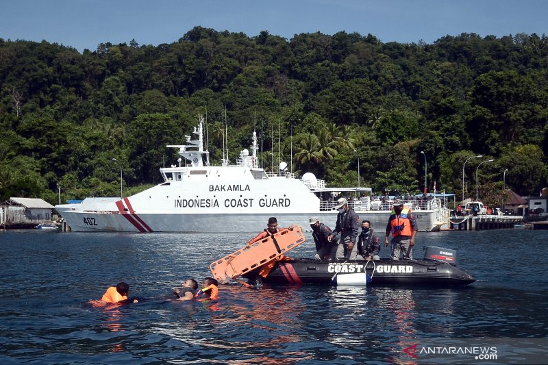 LATIHAN OPERASI KESELAMATAN DAN KEAMANAN LAUT BAKAMLA