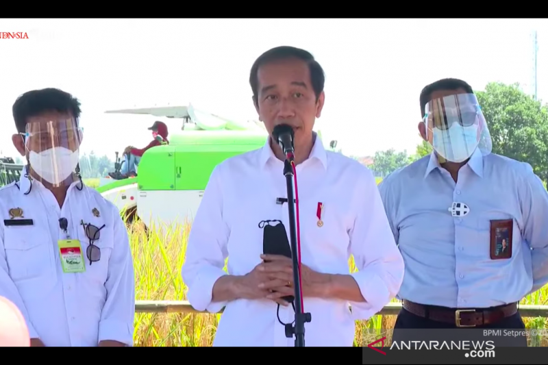 Presiden Jokowi dengarkan keluhan petani di Indramayu soal pupuk subsidi