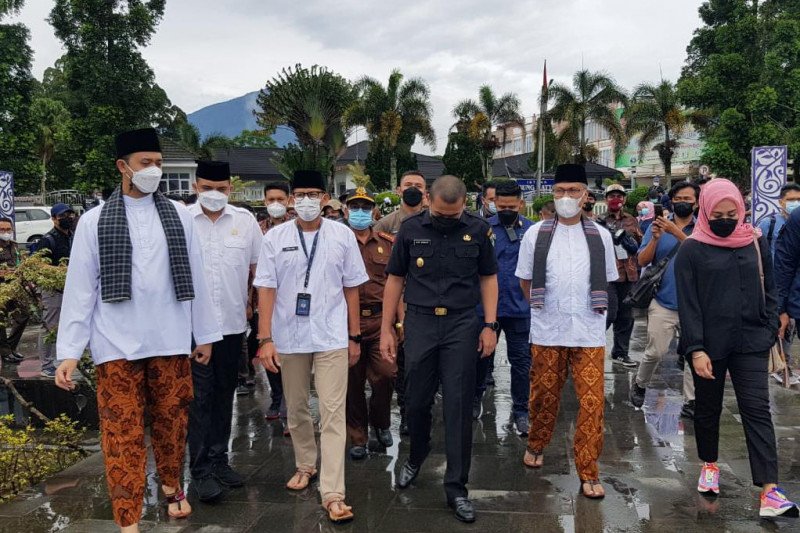 Usai kunjungi tiga objek wisata di Bukitinggi, ini kata Sandiaga Uno