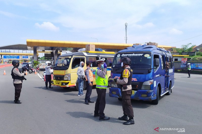 Polresta Bandung mulai penyekatan usai ada larangan mudik terkini