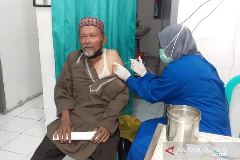 40 CJH Padang Panjang divaksinasi