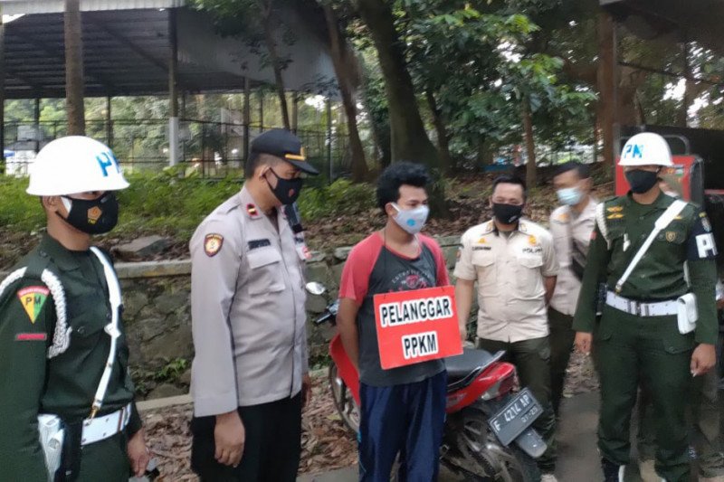 Razia pelanggar PPKM di Kota Bogor jaring 15 orang tak pakai masker