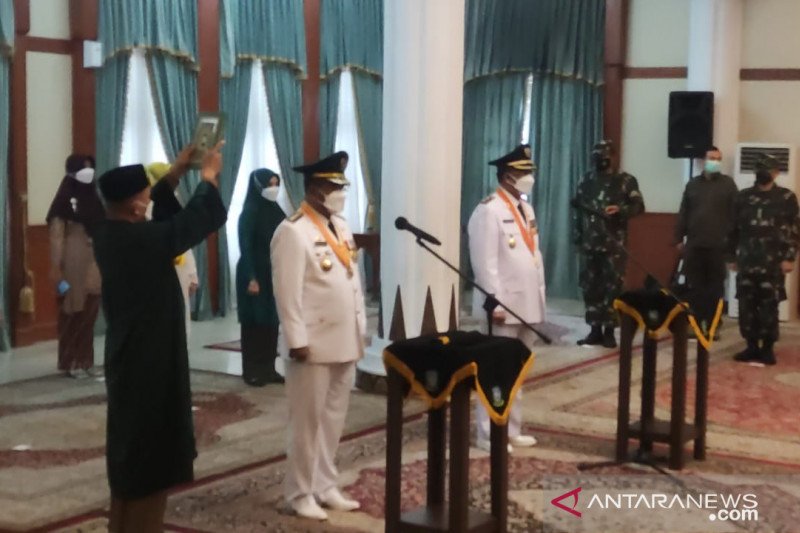 Aunur Rafiq - Anwar Hasyim kembali di lantik jadi bupati dan wakil