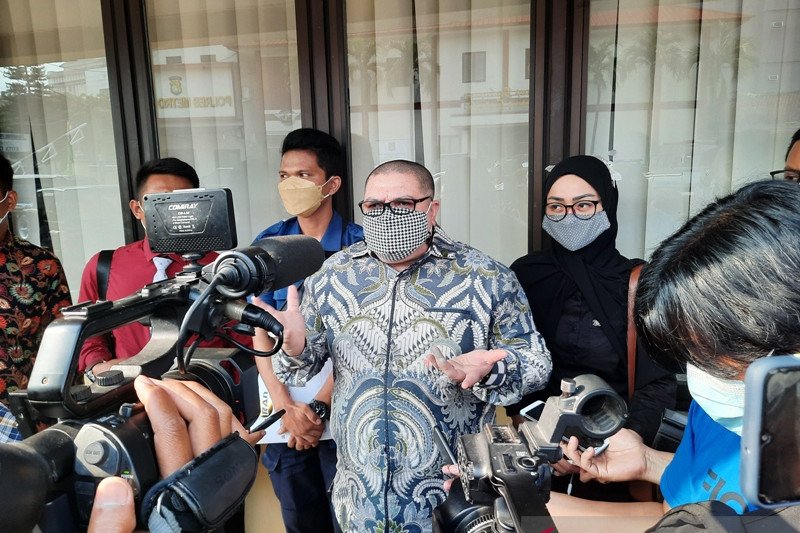 Razman Nasution serahkan bukti-bukti dugaan korupsi di Damkar Depok