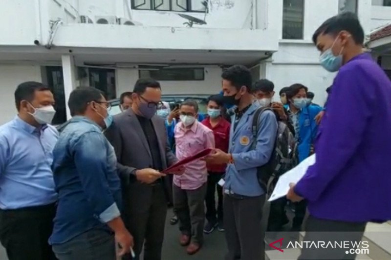 Rasakan gempa, Wali Kota Bogor ikut berlari ke luar ruangan
