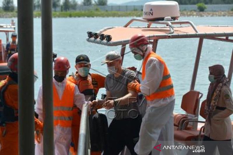 Evakuasi ABK Tanker Denmark DI Selat Benggala