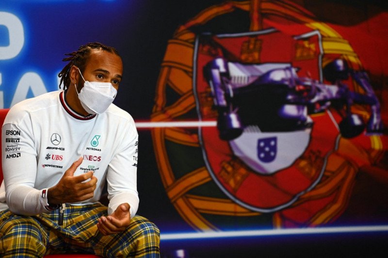 Lewis Hamilton belum tertarik pensiun