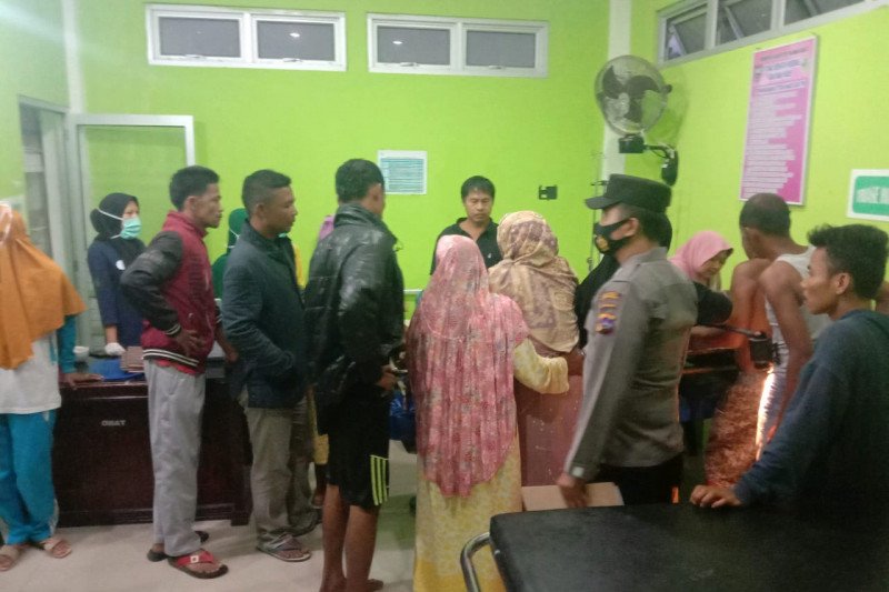 Kapal pencari ikan tenggelam di Sasak Pasaman Barat, satu meninggal
