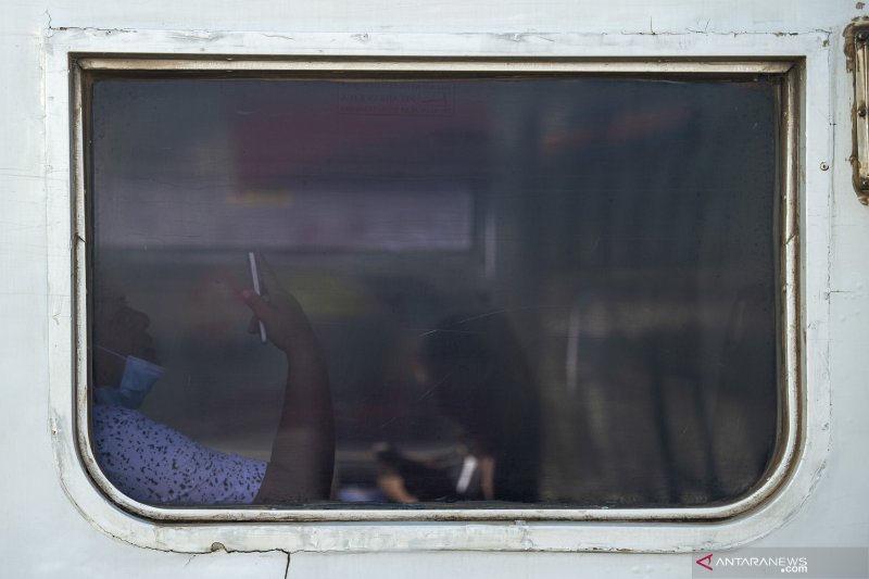 Pemudik Padati Stasiun Kertapati