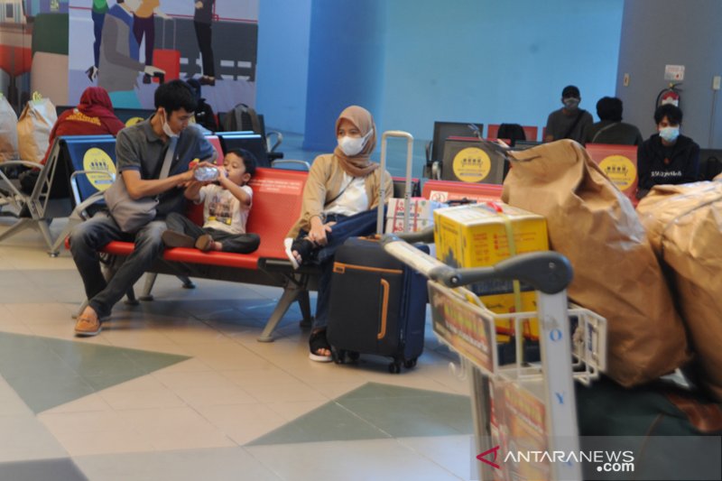 Arus mudik di Bandara SMB II Palembang, Minggu alami peningkatan