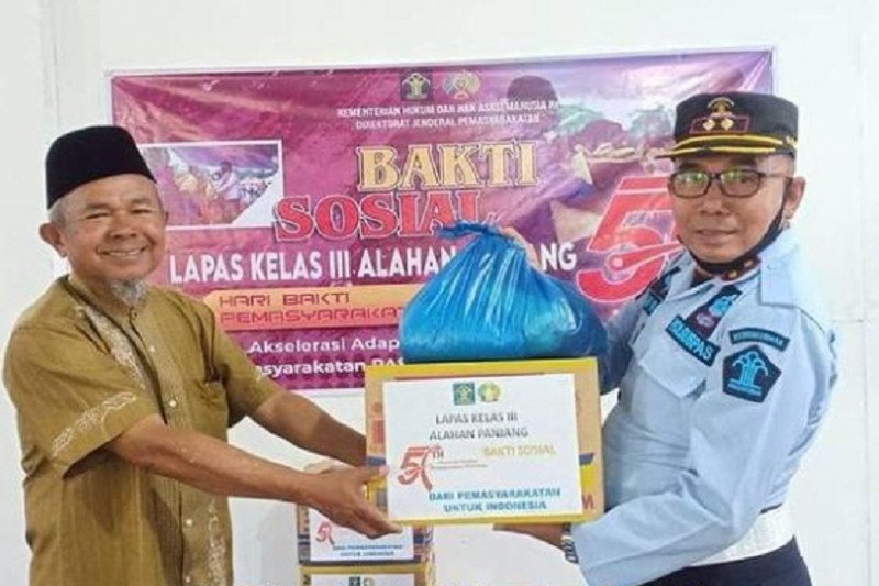 Lapas Alahan Panjang berikan bahan-bahan kebutuhan pokok ini ke panti asuhan Nurul Iman