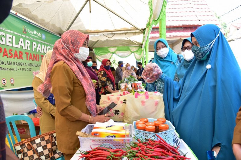 PKK minta Pasar Tani Dinas Perkebunan Sulsel sasar sopir angkot