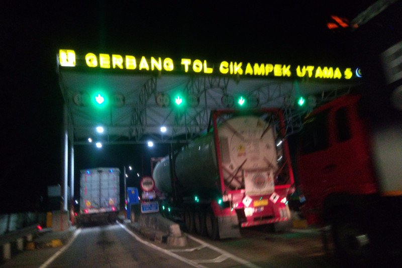 Lalu lintas tol Jakarta-Cikampek masih terpantau normal