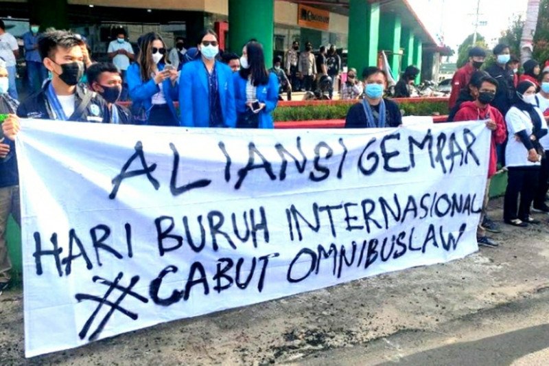 Aksi peringati May Day berlangsung damai