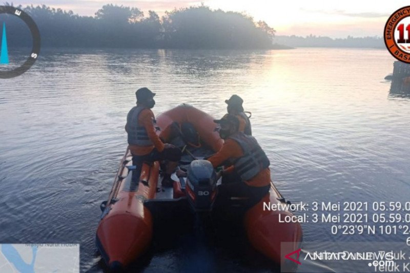 Tim SAR masih lakukan pencarian dua bocah tenggelam di Pulau Cinta Kampar
