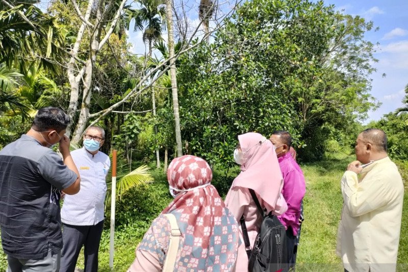 Dengan dana Rp24,3 miliar, di tempat ini selepas lebaran akan dibangun sentra rendang terbesar di Kota Padang