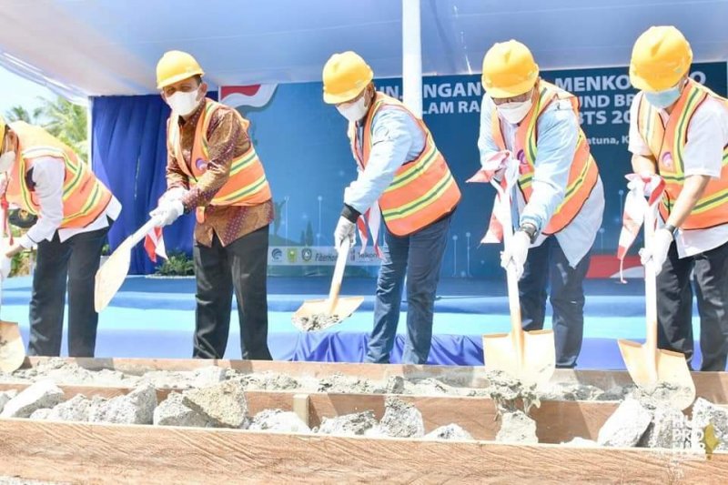 Gubernur resmikan ground breaking BTS bersama Menkominfo