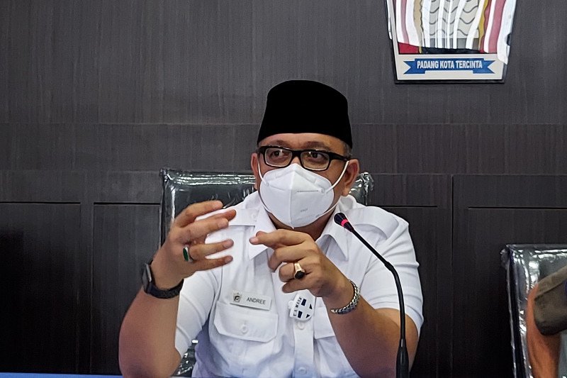Ini saran Pemkot Padang agar warga terhindar dari penumpukan di pusat perbelanjaan dan antisipasi kenaikan harga