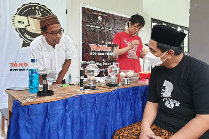 Wagub Jateng ajak santri dibekali keterampilan hidup