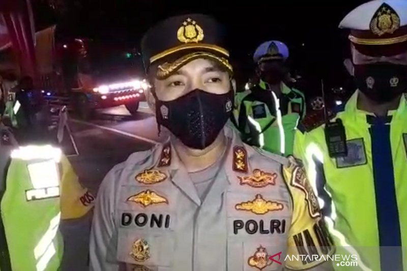 Polisi putar balikkan kendaraan pemudik di jalur selatan Tasikmalaya