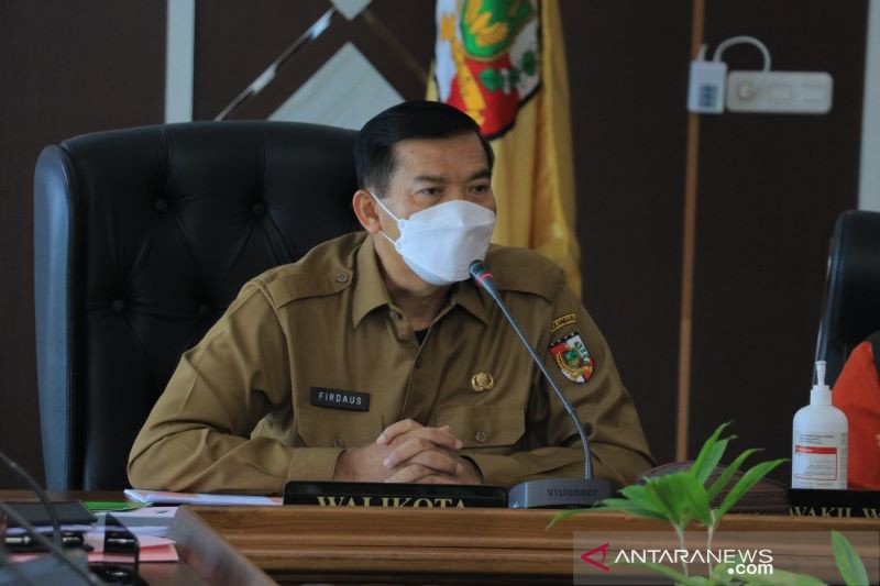 Kasus Covid 19 Naik Pekanbaru Tiadakan Shalat Id Di Masjid Lapangan Antara News