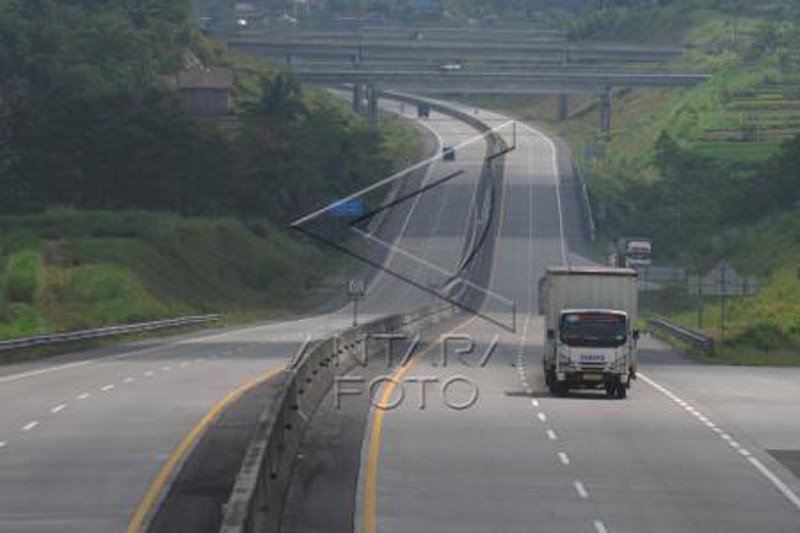 Arus lalu lintas Tol Salatig-Solo lengang