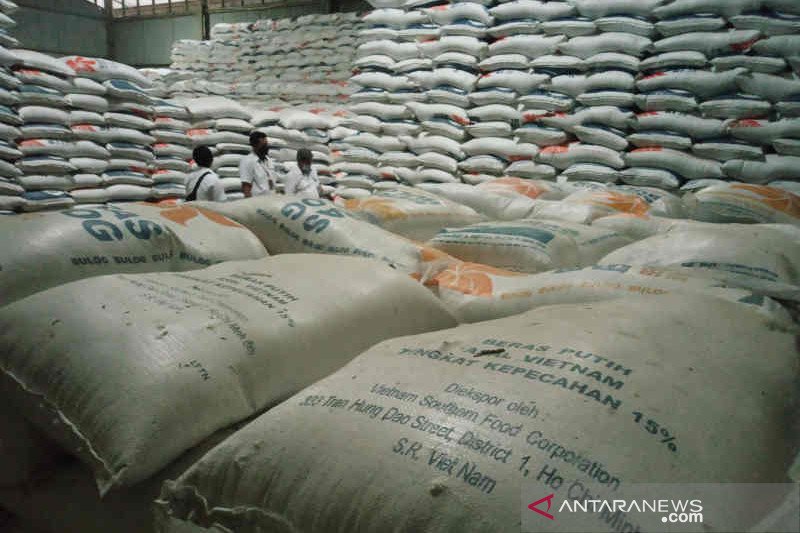 Bulog Indramayu pastikan stok beras aman jelang Lebaran