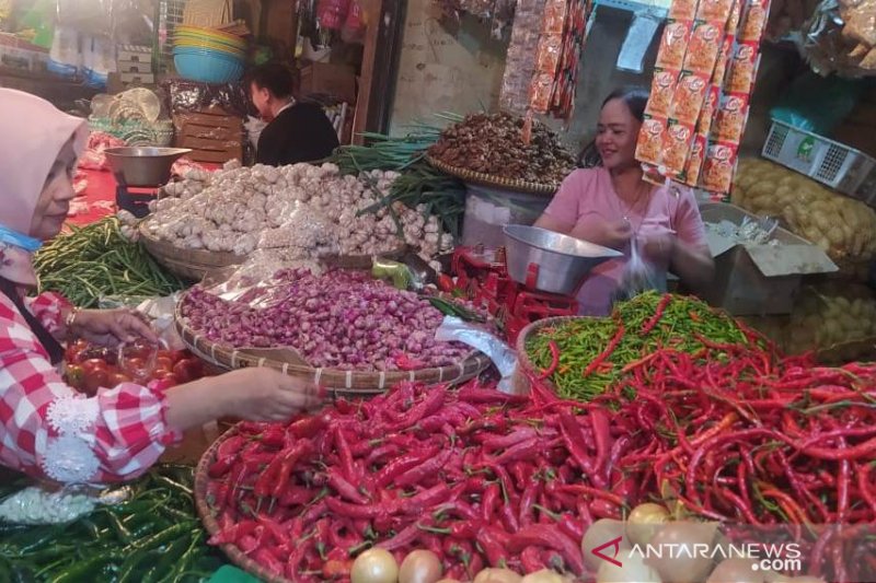 Harga kebutuhan pangan merangkak naik di pasar Cianjur