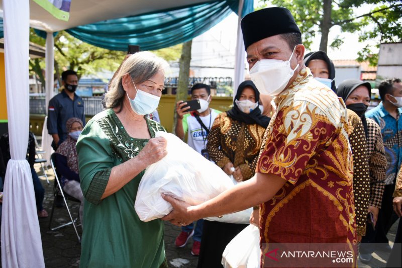 Pemkab Bandung gelar operasi pasar murah di 6 kecamatan jelang Idul Fitri