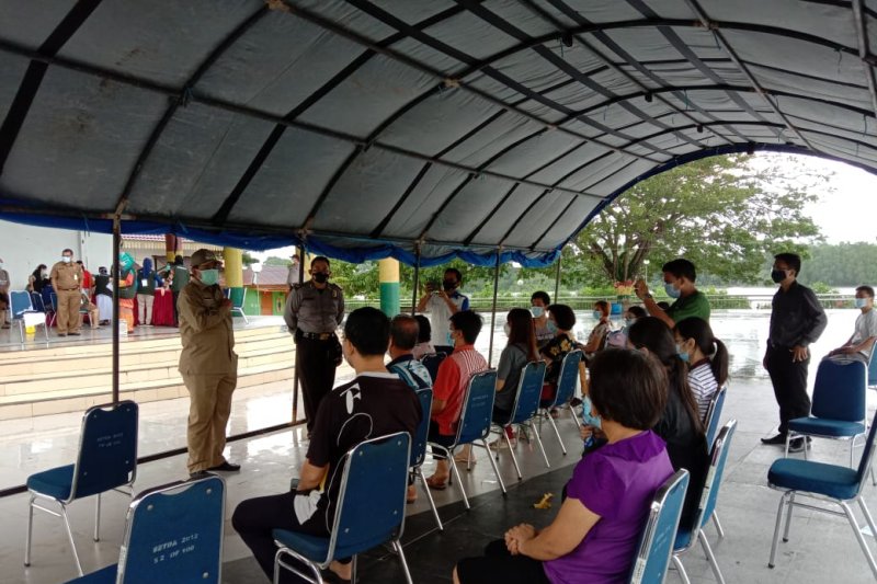 Bupati Siak pantau penyuntikan vaksin COVID-19 secara massal