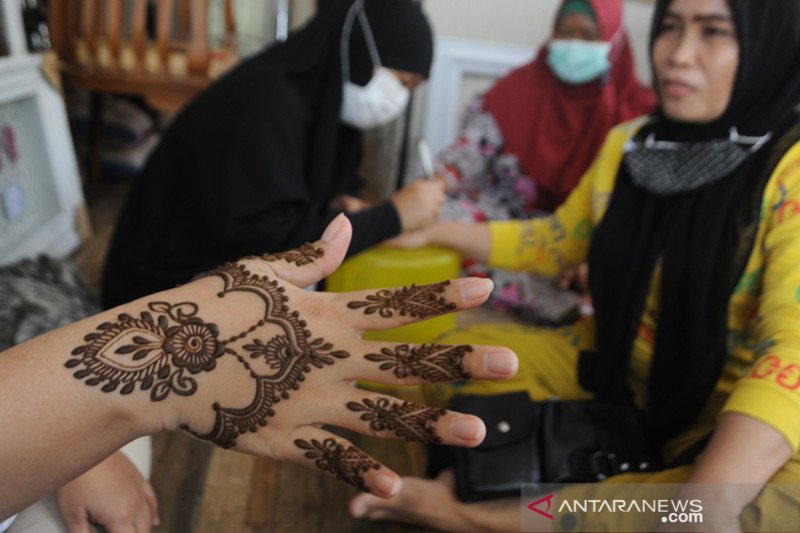 Jasa lukis henna untuk idul fitri