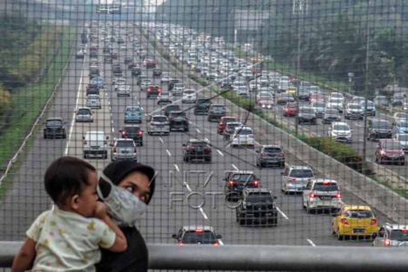 Kepadatan Tol Jagorawi pada Lebaran hari pertama