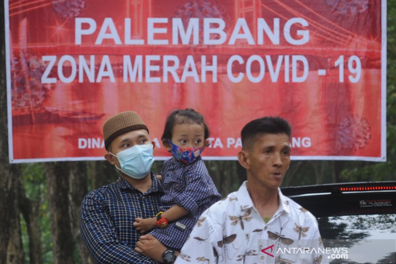 Warga Palembang ramai ziarah kubur idul fitri