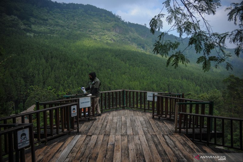 Objek wisata Bandung Barat dibuka kembali usai masuk zona oranye