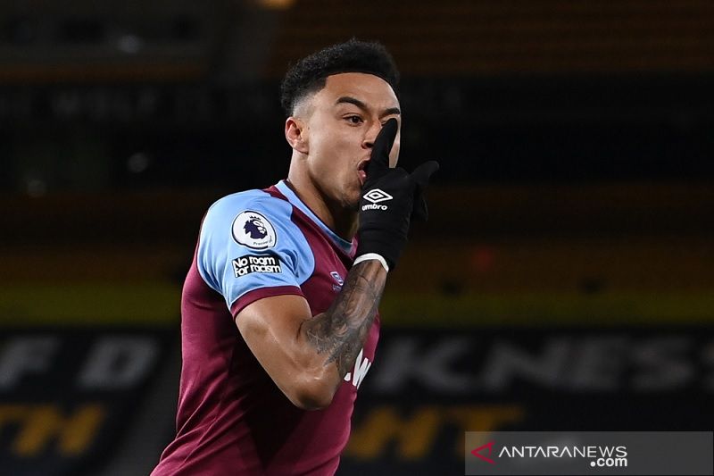 Jesse Lingard kawinkan gelar Pemain Terbaik dan Gol Terbaik April