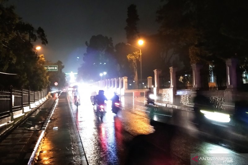 Pemudik arus balik Lebaran mulai melintas di Cianjur