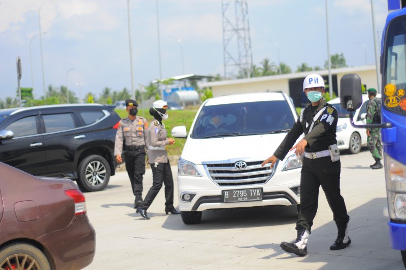 Semua kendaraan wajib melalui posko penyekatan di Tol Sumatera ruas Bakter