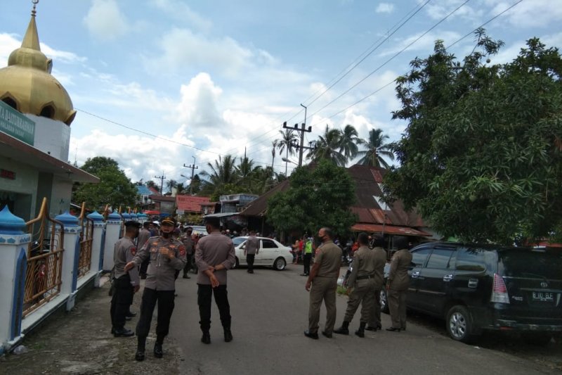 Petugas tingkatkan pengamanan di objek wisata Pantai Sasak