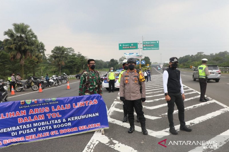 Gerbang tol Baranangsiang kembali ditutup sementara untuk urai kemacetan