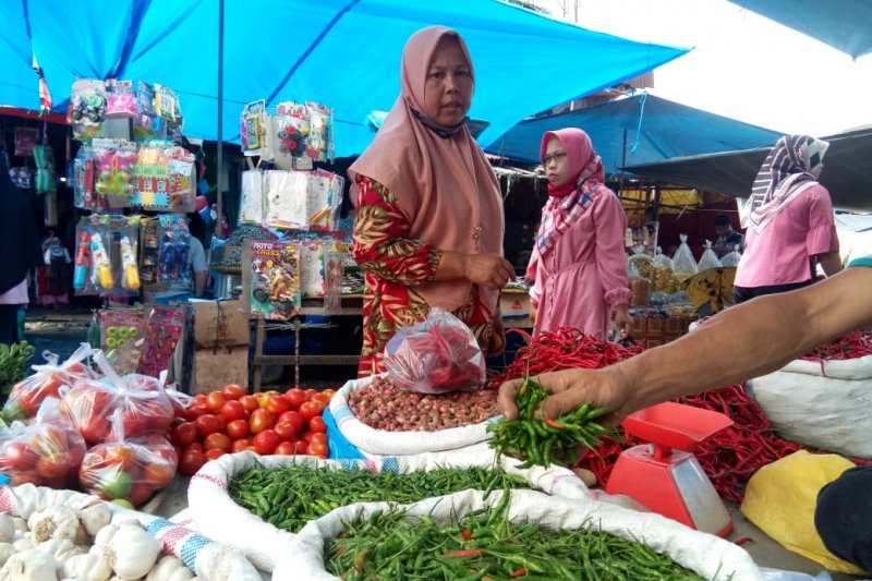 Pascalebaran harga cabai rawit di Dharmasraya melambung dan menembus Rp70.000 per kilogram