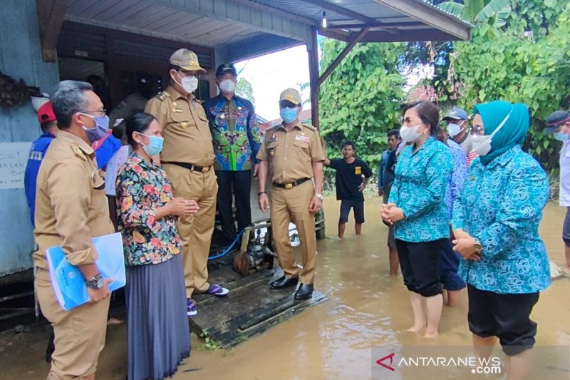 Gubernur minta inventisir data warga terdampak banjir untuk keperluan bantuan