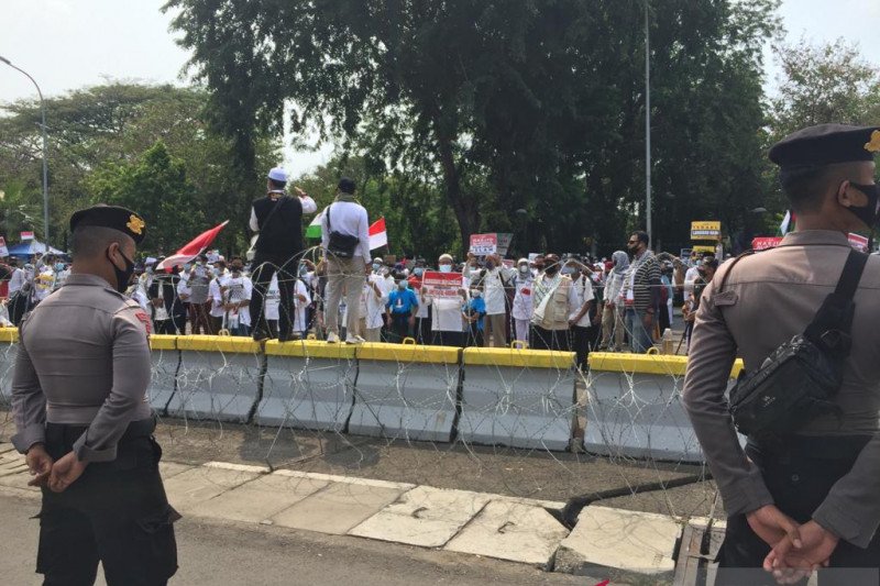 Aksi bela Palestina di depan Kedubes AS, polisi tutup jalan Merdeka Selatan