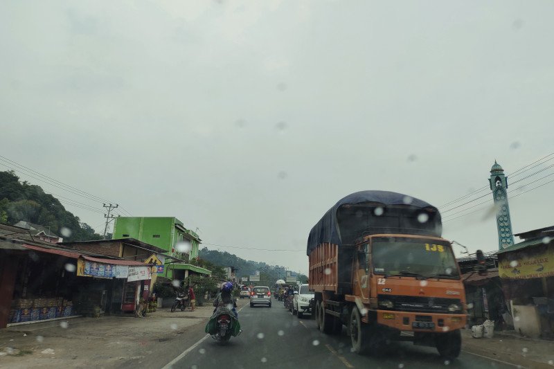 Arus kendaraan lalui Jalinsum belum ramai