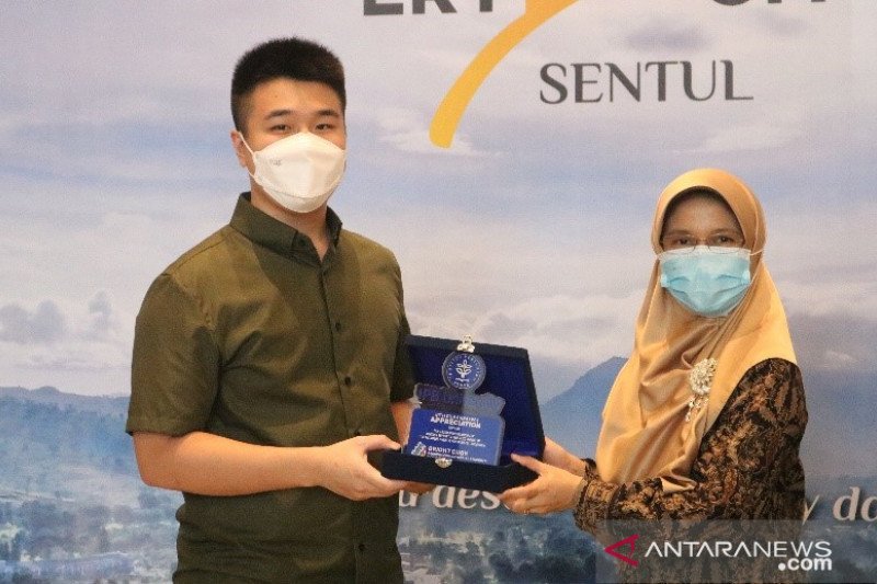 Tim mahasiswa IPB jadi juara pertama Brightcube 2021