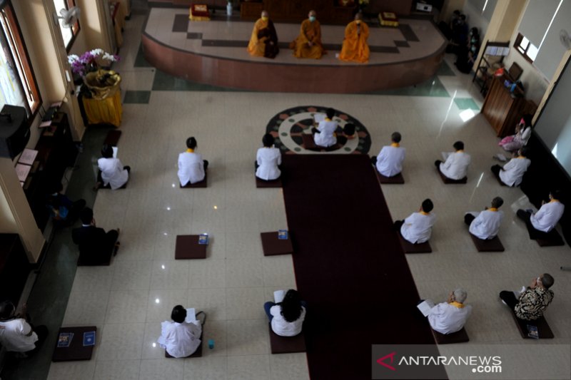 Ibadah waisak dengan protokol kesehatan